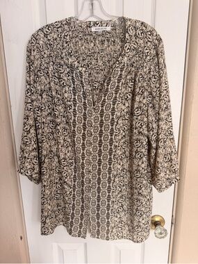 Rose Olive woman’s boho top
